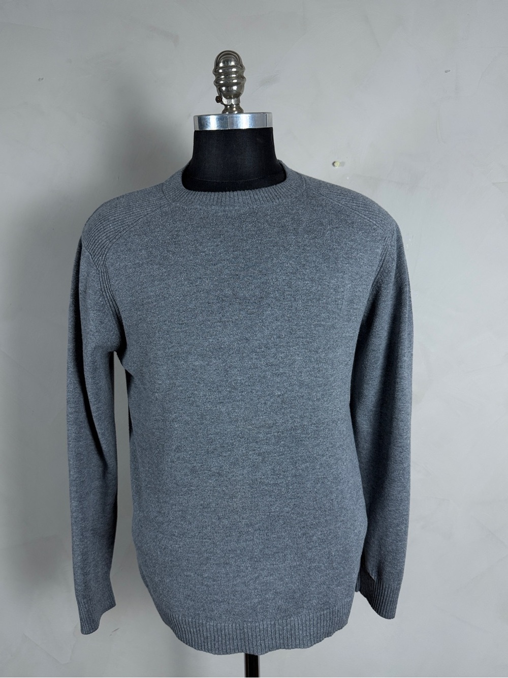 Woolrich Gray Ribbed Shoulder Crewneck Sweater Men’s Medium